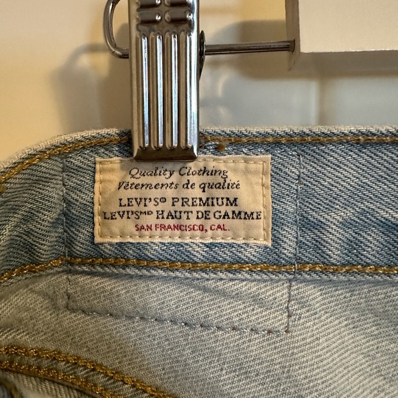 Levi’s 501 High Rise Boyfriend Fit Shorts - Picture 3 of 7